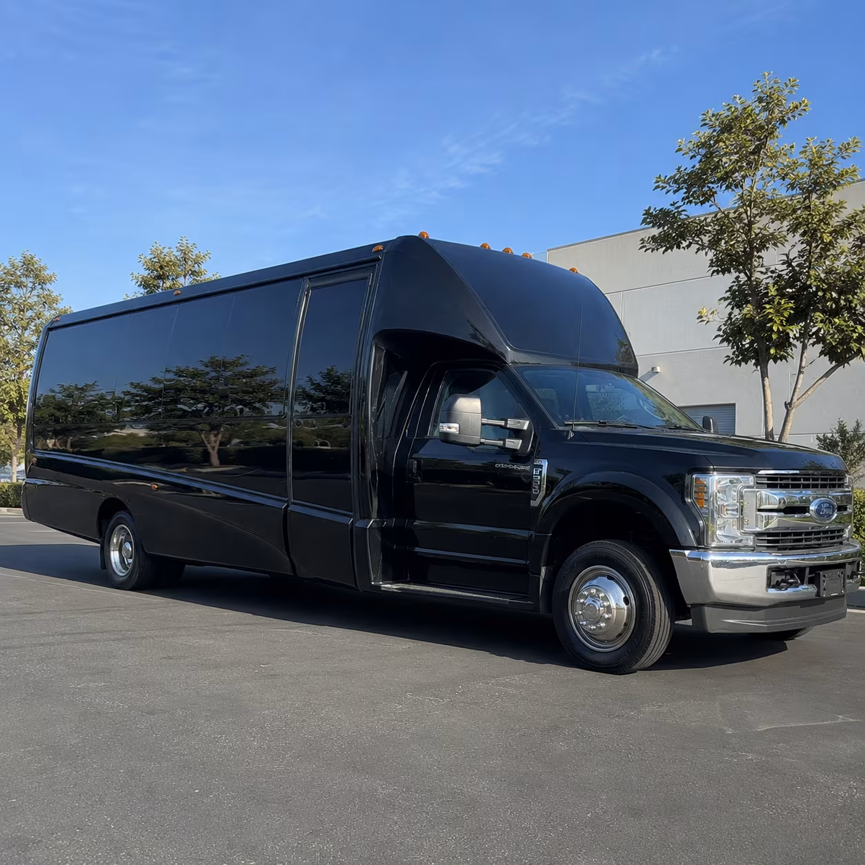 18 Passenger Party Bus Exterior