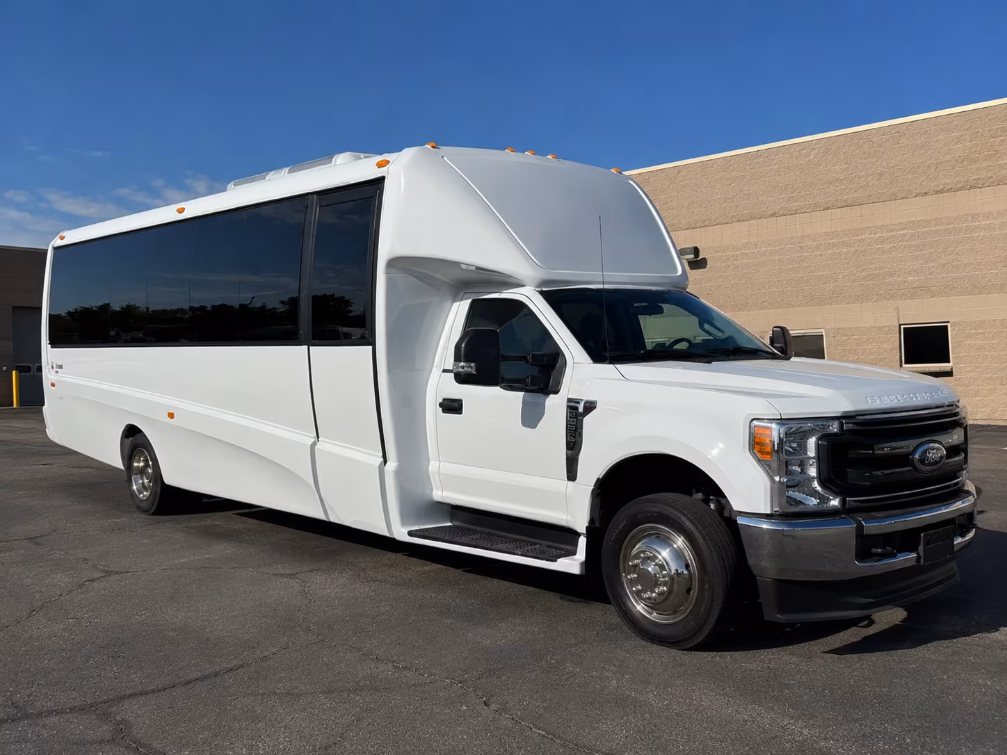 Alexandria Airport Shuttle & Transportation party bus exterior