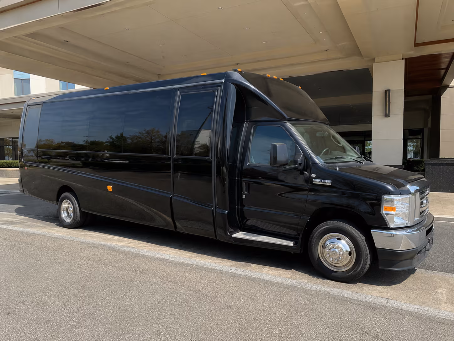 Alexandria Birthday, Sweet 16, & Quinceañera Transportation party bus exterior