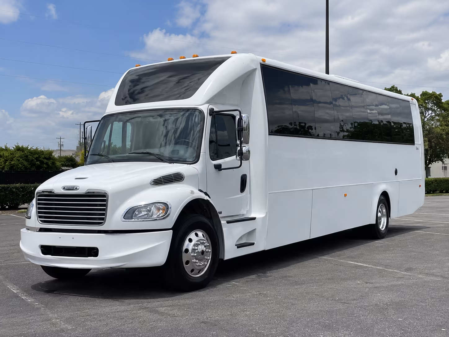 Alexandria Winery Tour & Pub Crawl Transportation party bus exterior